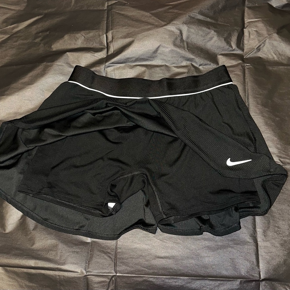 Black Nike women’s skort size large
